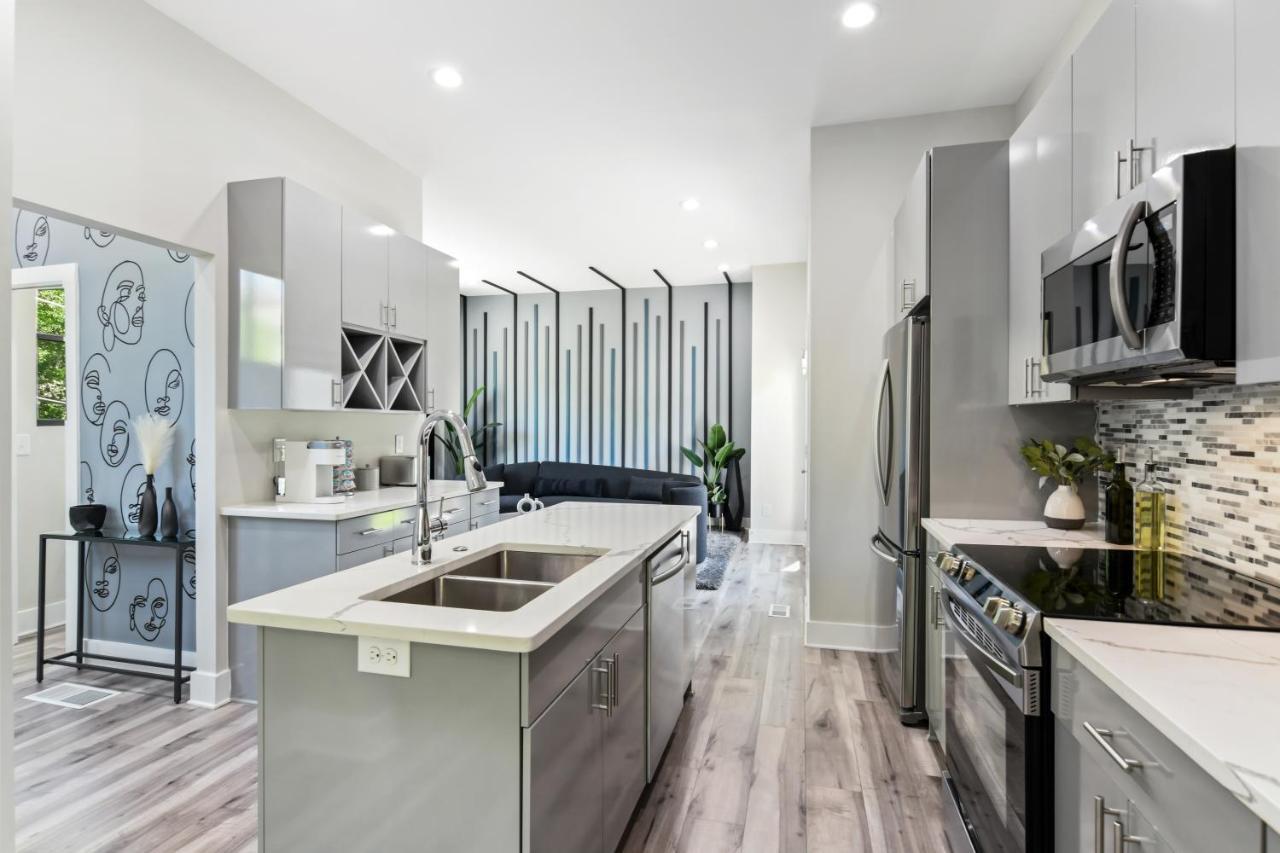 The Red Door - Ultra Modern Atlanta Home - Designedbydom Εξωτερικό φωτογραφία