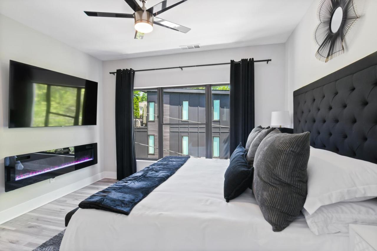 The Red Door - Ultra Modern Atlanta Home - Designedbydom Εξωτερικό φωτογραφία