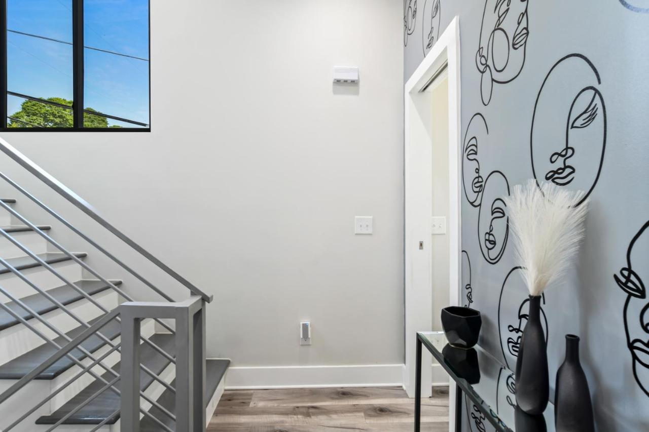 The Red Door - Ultra Modern Atlanta Home - Designedbydom Εξωτερικό φωτογραφία