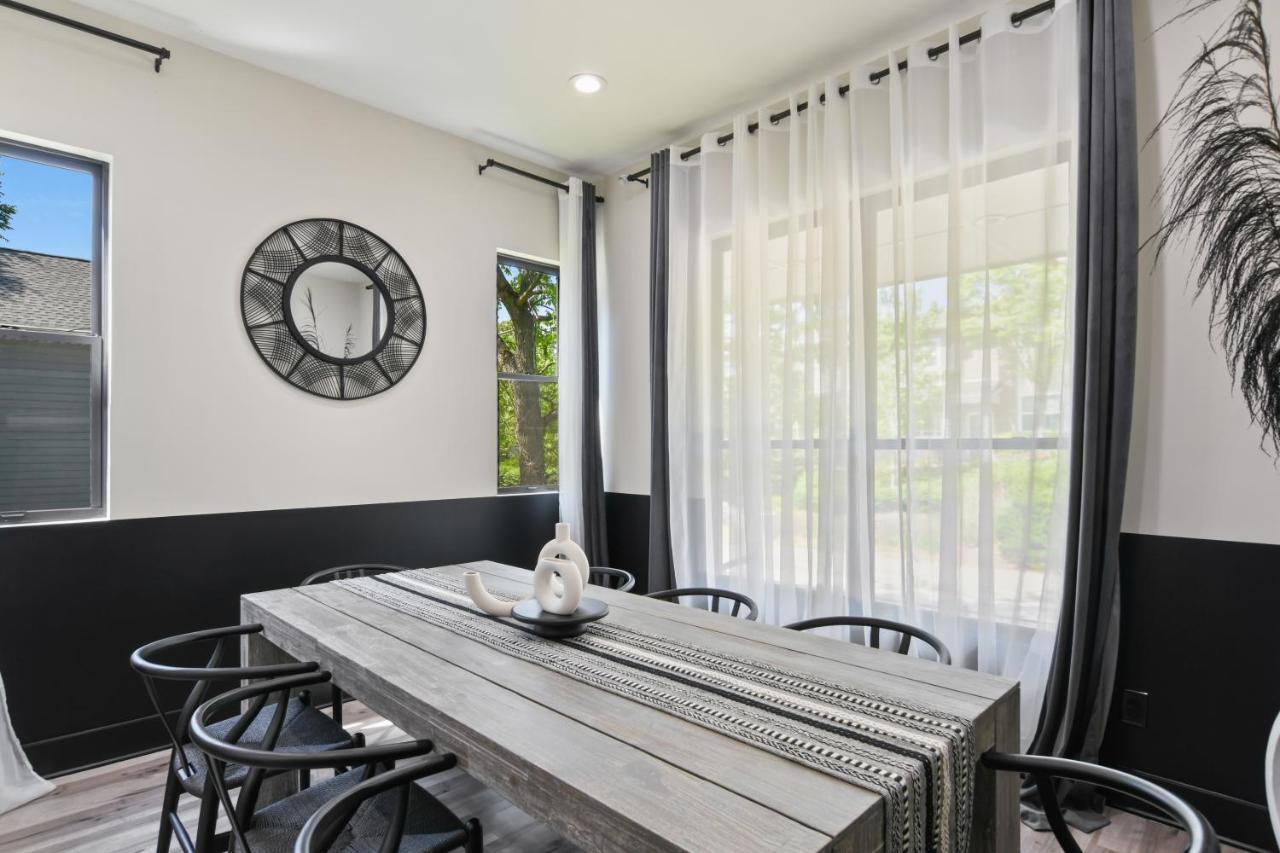 The Red Door - Ultra Modern Atlanta Home - Designedbydom Εξωτερικό φωτογραφία