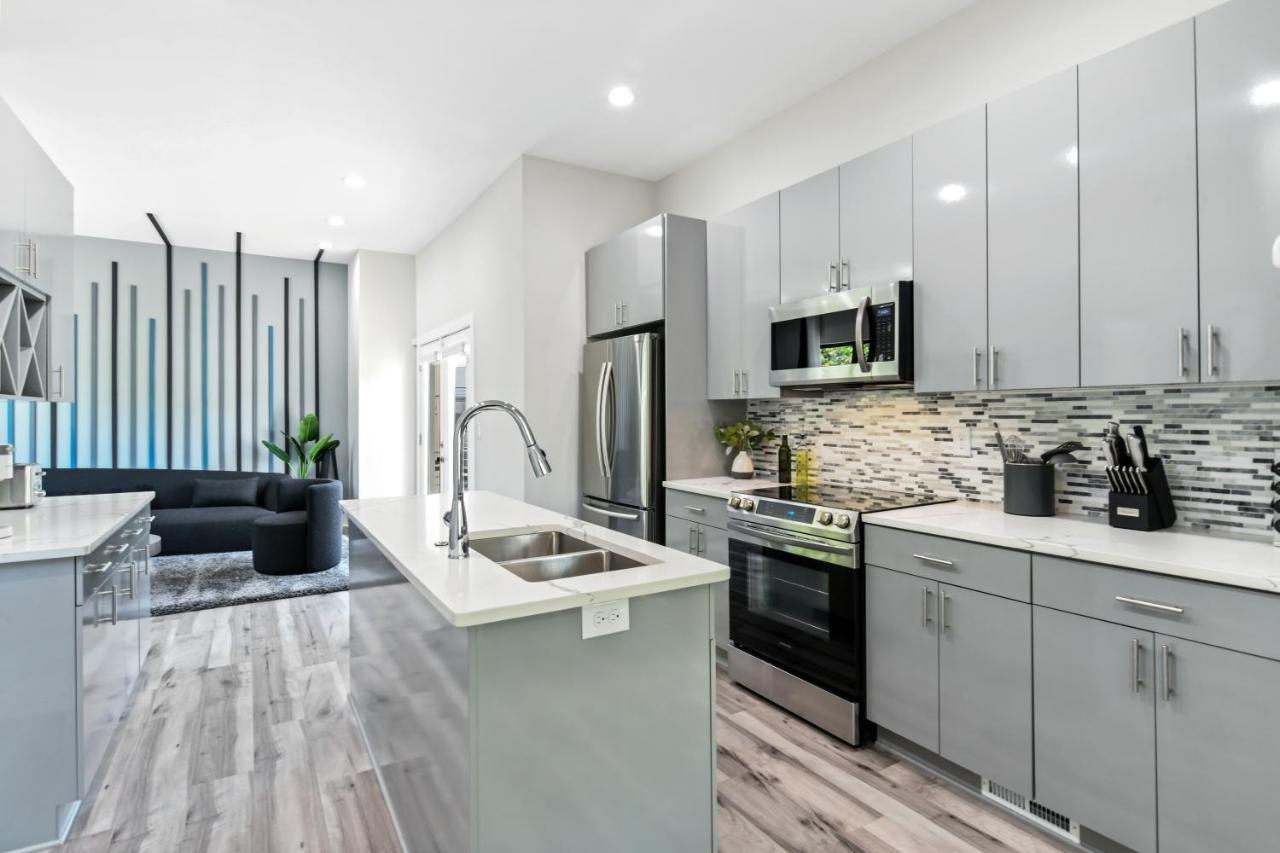 The Red Door - Ultra Modern Atlanta Home - Designedbydom Εξωτερικό φωτογραφία