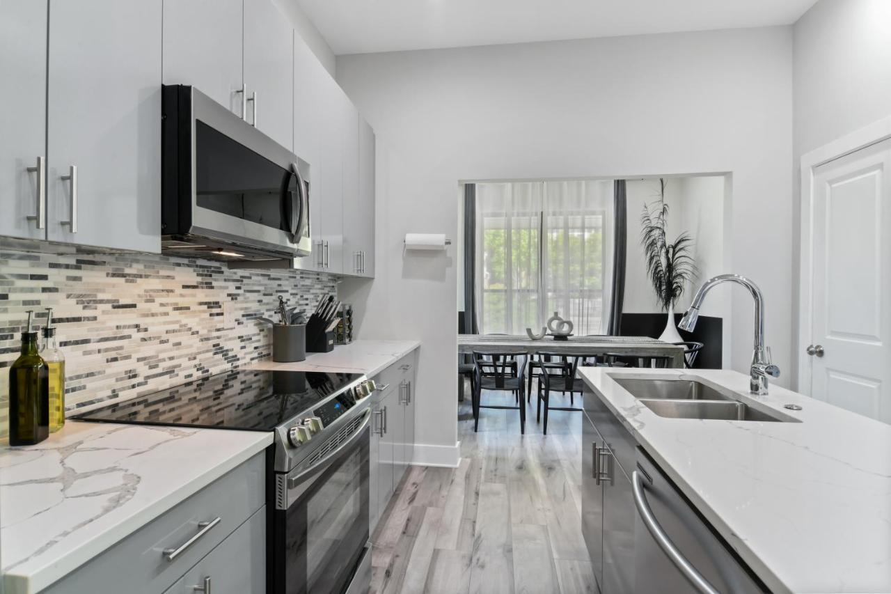 The Red Door - Ultra Modern Atlanta Home - Designedbydom Εξωτερικό φωτογραφία