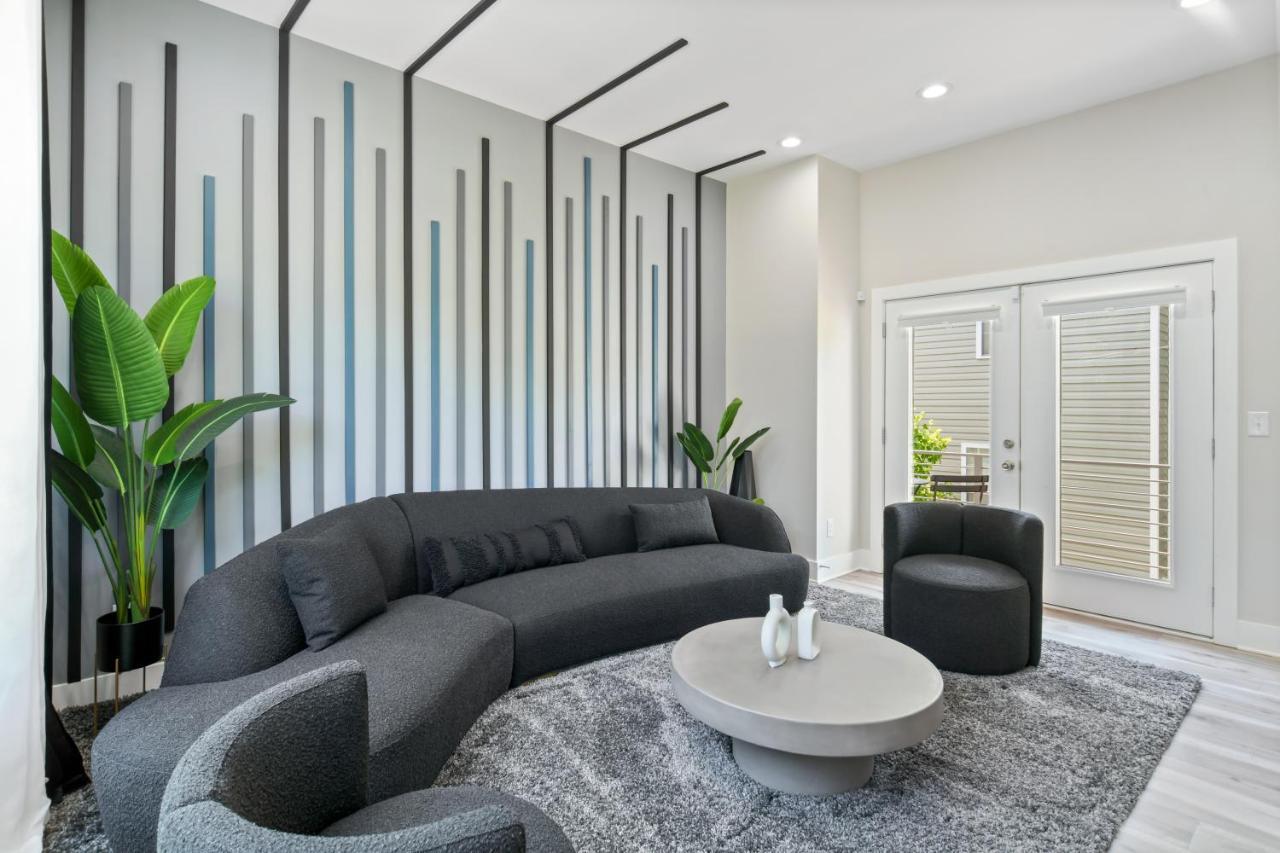 The Red Door - Ultra Modern Atlanta Home - Designedbydom Εξωτερικό φωτογραφία