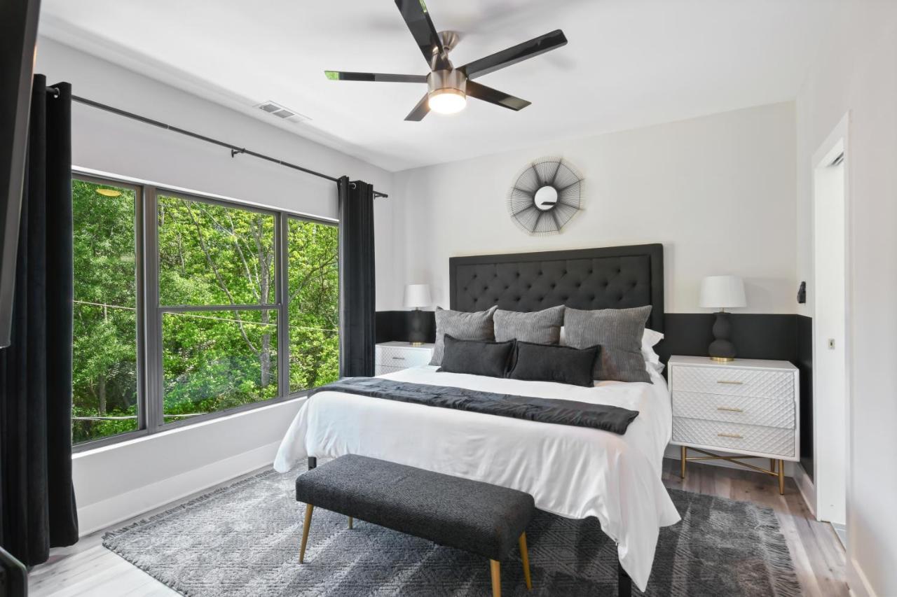 The Red Door - Ultra Modern Atlanta Home - Designedbydom Εξωτερικό φωτογραφία