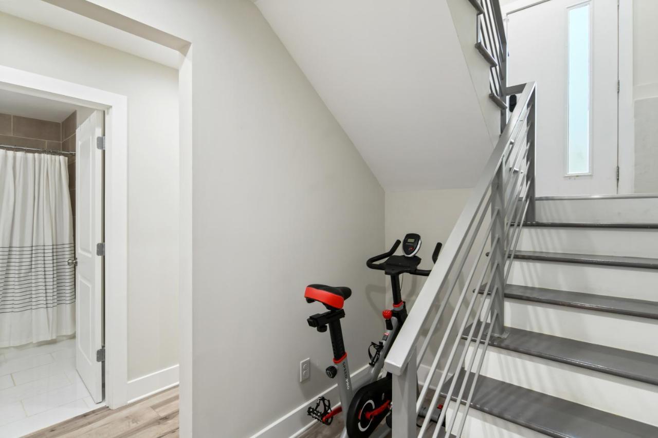 The Red Door - Ultra Modern Atlanta Home - Designedbydom Εξωτερικό φωτογραφία
